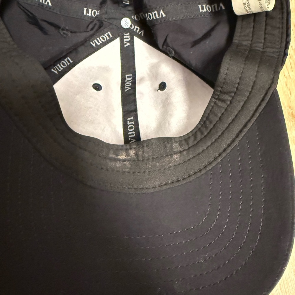 Vuori Black Performance Snapback Hat Athleisure R… - image 9